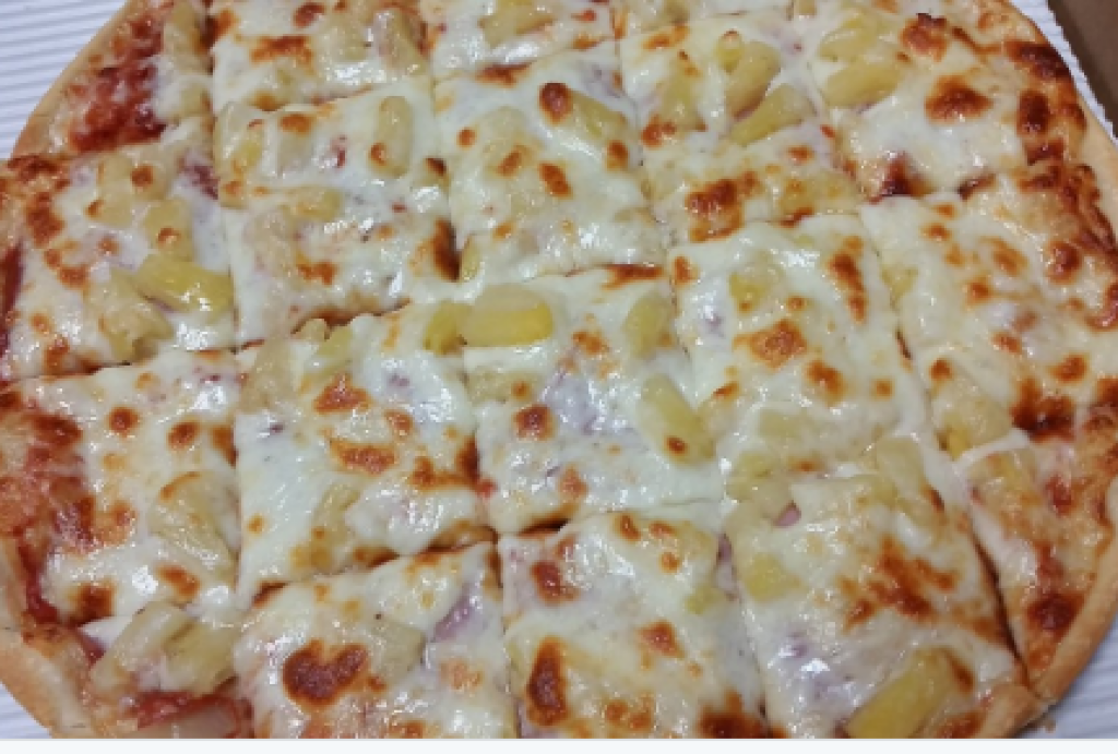 Hawaiian Pizza at Linwood Pizza in Wyoming Minnesota